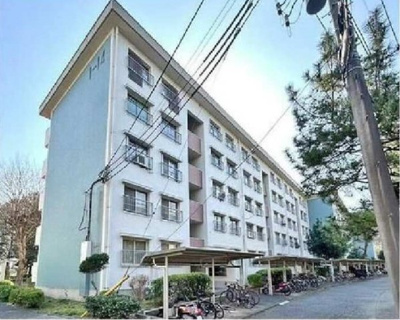 【外観】 | 車返団地1-14号棟 | 「武蔵野台」駅徒歩９分、ファミリーの多い地域で買い物も便利です。