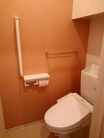 プロスペリタ天白川緑地南のトイレ|ゆったりとした空間のトイレです