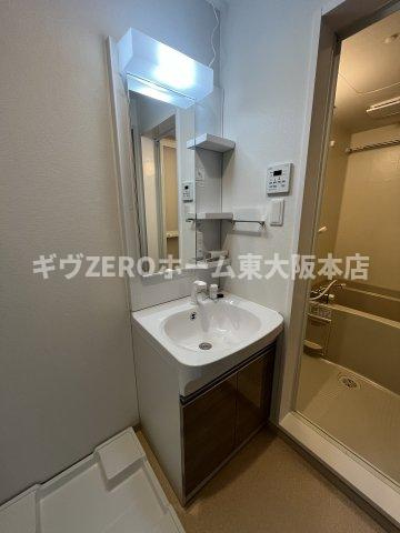 Tre Court東大阪の洗面所