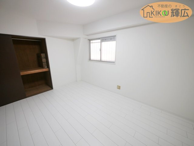 【洋室】 | サンエクセル江井ヶ島　4階