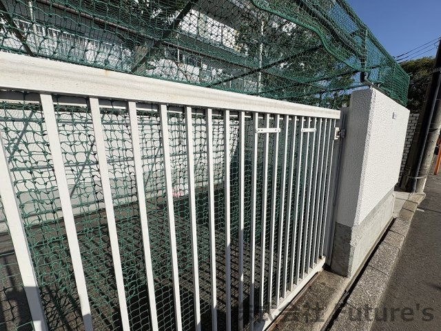 ハイラーク三郷のその他共用部分|敷地内ゴミ置場です