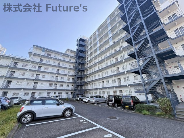 ハイラーク三郷の外観|2024年11月リノベーション完了済み中古マンションです