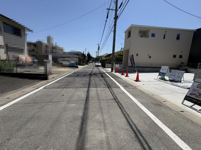 【その他】 | 春日市一の谷1丁目　3号棟（全4棟）【仲介手数料無料・0円】 | 現地写真。前面道路です。