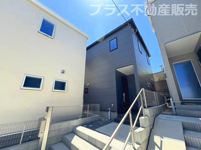 【外観】 | 春日市一の谷1丁目　3号棟（全4棟）【仲介手数料無料・0円】 | 現地写真。プラス不動産販売なら、現場の全ての棟をまとめてご見学頂けます。