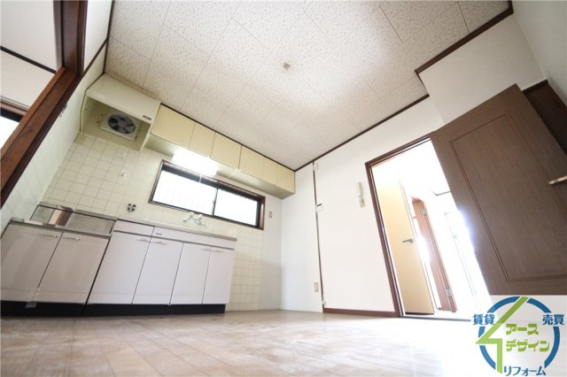 YOKハイムの居間・リビング|※類似写真