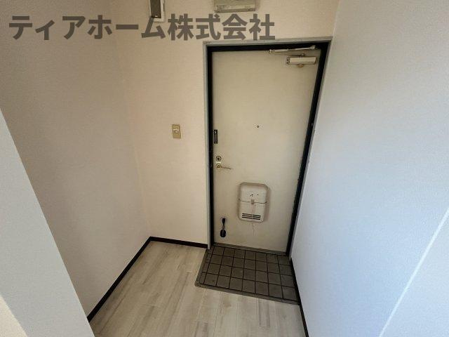 みすずコーポⅢの玄関|収納もある玄関です