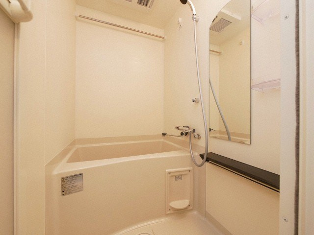 ファステート大阪ドームライズの浴室|日々の疲れを癒すお風呂付です