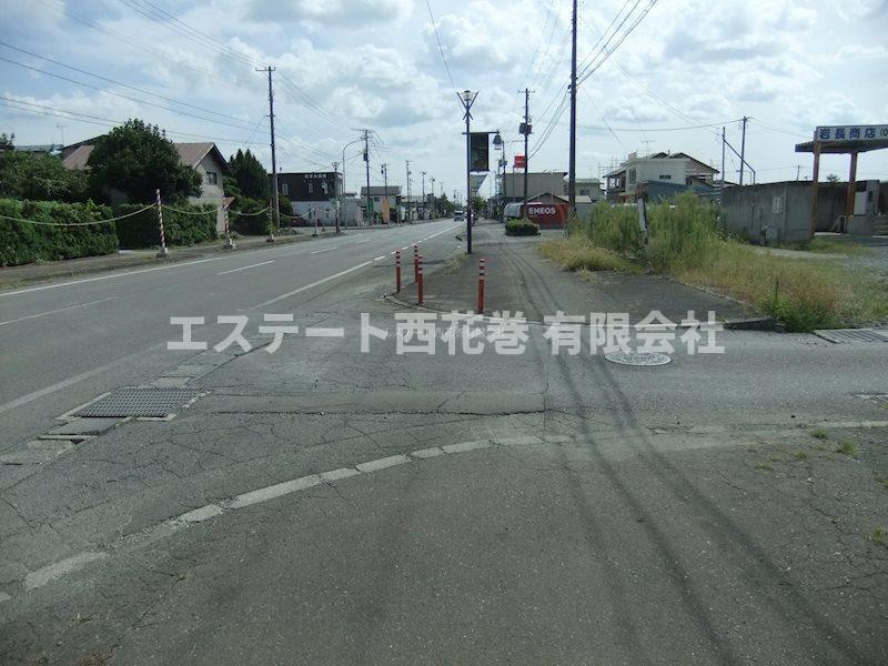 花巻市石鳥谷町好地第9地割　土地の前面道路含む現地写真