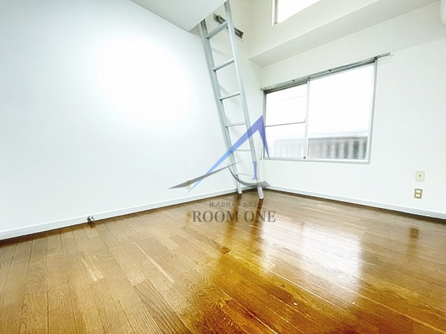 城山ハウスの居間・リビング|洋室のお部屋です。