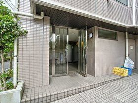 ドルチェ目白台のエントランス