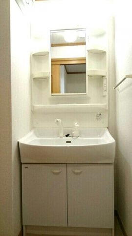 デュエル　ミサキＤの洗面所|コンパクトで使いやすい洗面所