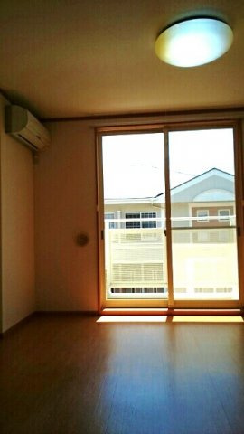 デュエル　ミサキＤの居間・リビング|こちらの居間で趣味の時間をお楽しみください