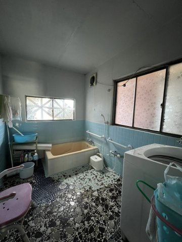 平山新町戸建の浴室