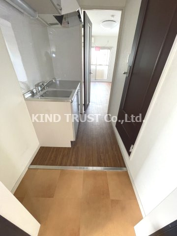 ドゥエリング天満の玄関|明るい玄関です