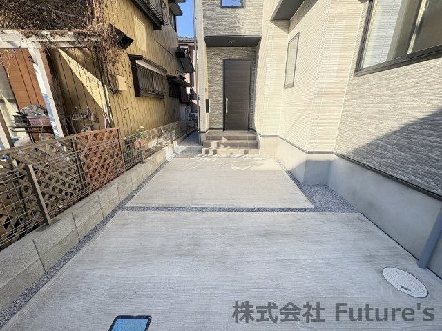 三郷市谷口　新築戸建　全1棟の駐車場|カースペース1台分付き