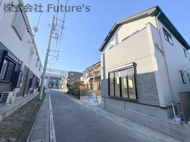三郷市谷口　新築戸建　全1棟の前面道路含む現地写真|前面道路含む現地写真です。