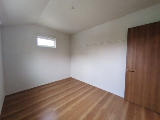 片倉戸建の洋室