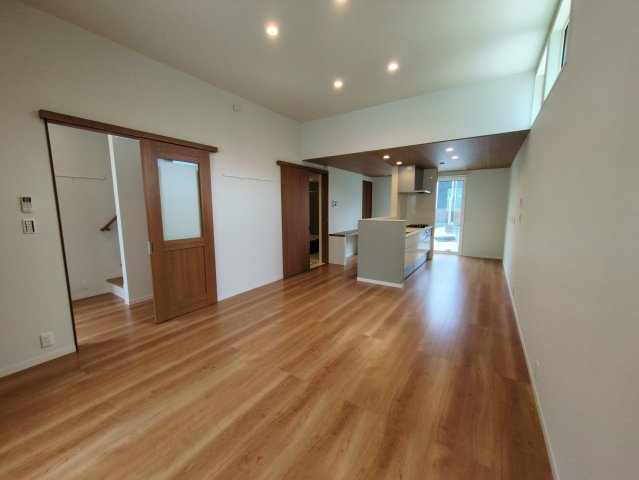 片倉戸建の居間・リビング