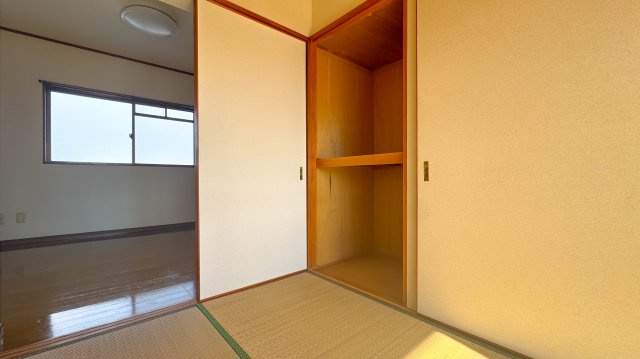 五月第二ハイツの収納|※反転タイプの間取となります。
