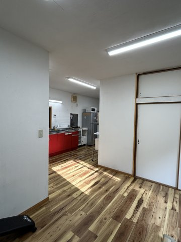 大泉町３－１７－４　戸建の居間・リビング