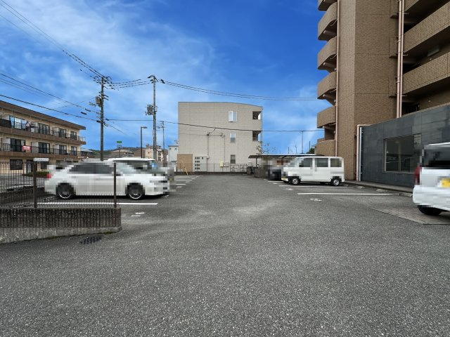 マリベール・クオーレの駐車場