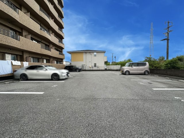 マリベール・クオーレの駐車場