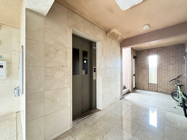 マリベール・クオーレのロビー