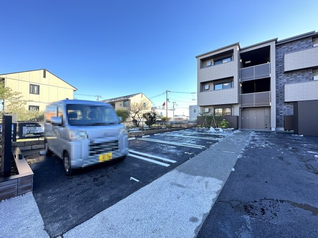 ベレオ高そねの駐車場