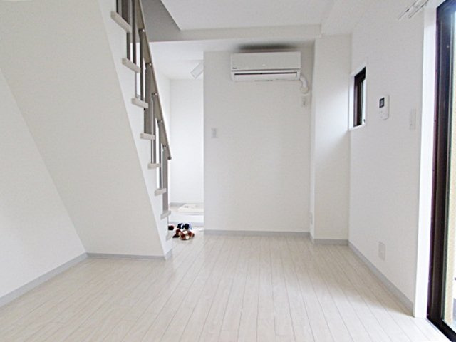 吉村ビルの居間・リビング