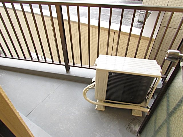 吉村ビルのバルコニー