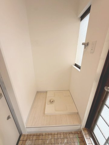 吉村ビルの玄関