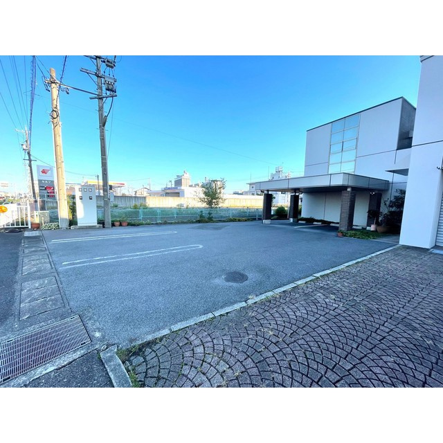 岐阜市薮田南５丁目の事務所の駐車場