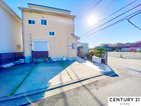 【駐車場】 | お車4台駐車可能です！