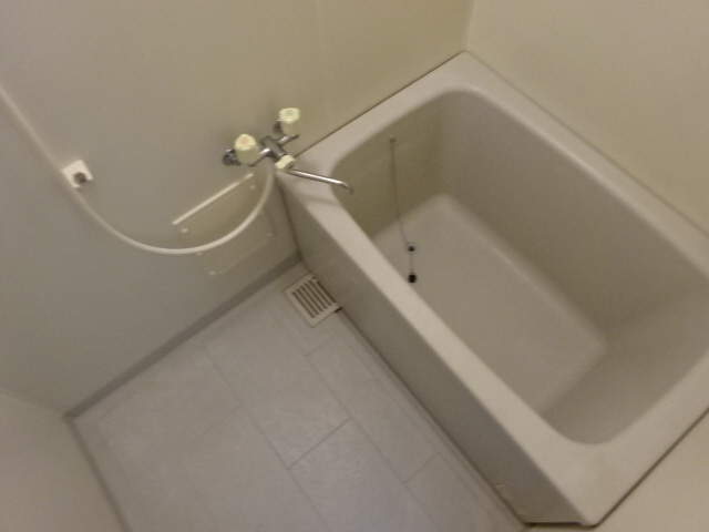 三木市加佐の賃貸マンションの浴室