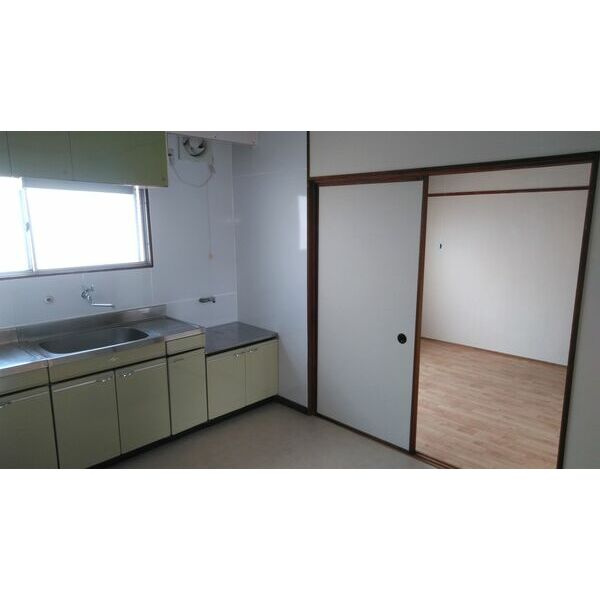 松降コーポラスの和室