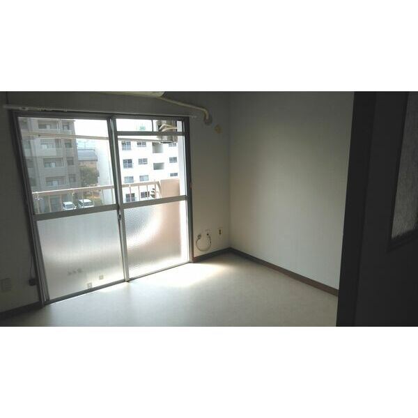 松降コーポラスの和室