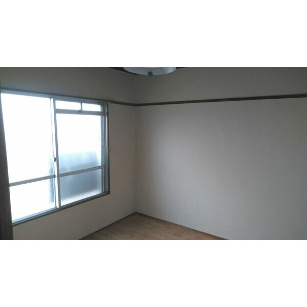 松降コーポラスの居間・リビング