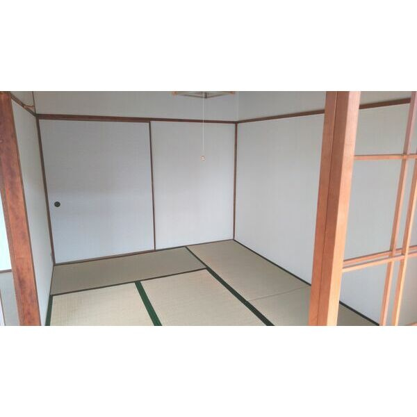 松降コーポラスの和室