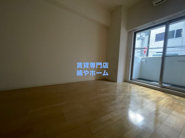 ラシュレエグゼ難波南の洋室|使い勝手のいい洋室です