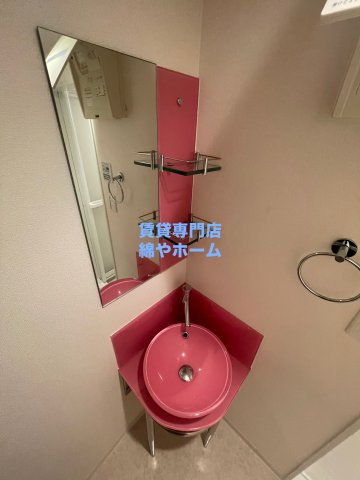 ラシュレエグゼ難波南の独立洗面台|使いやすい独立洗面台です