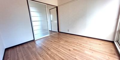 【居間・リビング】 | サンビレッジ川口　A棟 | 洋室4.5帖