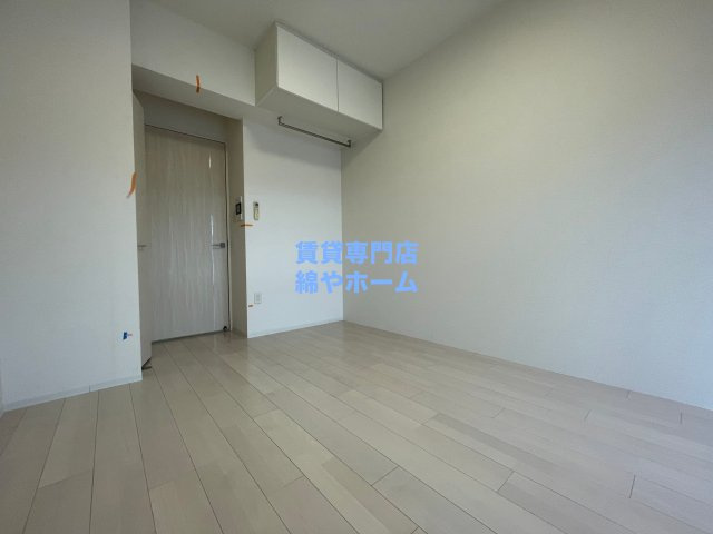 ラシュレエグゼ難波西の洋室
