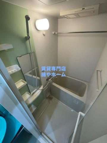ラシュレエグゼ難波西の浴室