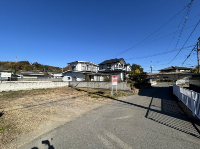 【前面道路含む現地写真】