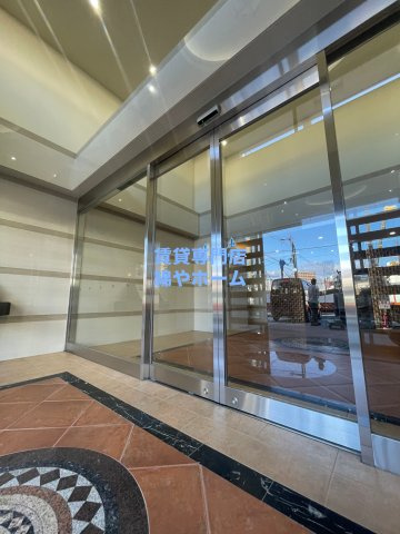 Luxe難波西Iのエントランス|ゆとりのあるエントランスです