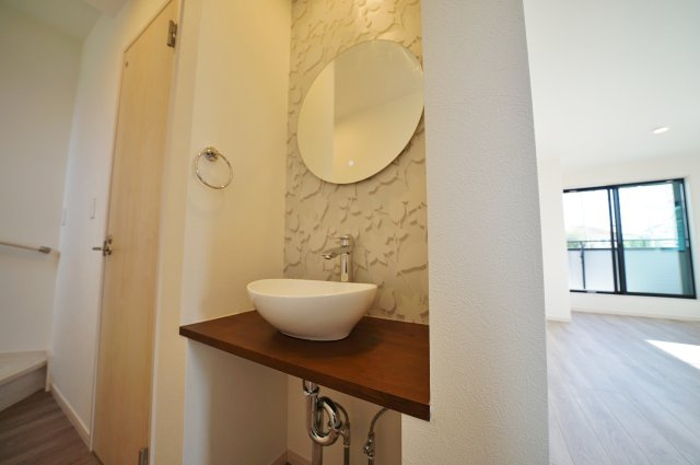 【横浜市旭区鶴ケ峰1丁目39-1新築戸建て】★仲介手数料無料★（鶴ケ峰小学校・西谷中学校）の独立洗面台