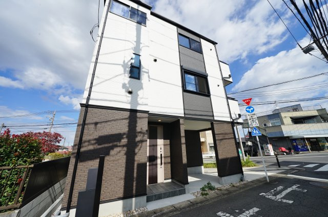 【横浜市旭区鶴ケ峰1丁目39-1新築戸建て】★仲介手数料無料★（鶴ケ峰小学校・西谷中学校）の外観