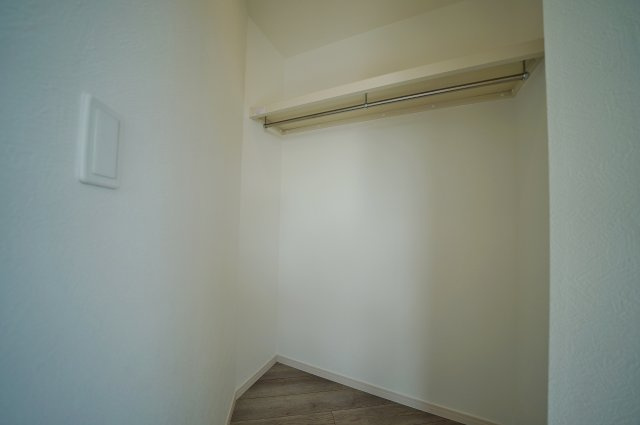 【横浜市旭区鶴ケ峰1丁目39-1新築戸建て】★仲介手数料無料★（鶴ケ峰小学校・西谷中学校）の収納