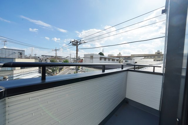【横浜市旭区鶴ケ峰1丁目39-1新築戸建て】★仲介手数料無料★（鶴ケ峰小学校・西谷中学校）のバルコニー