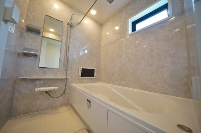 【横浜市旭区鶴ケ峰1丁目39-1新築戸建て】★仲介手数料無料★（鶴ケ峰小学校・西谷中学校）の浴室